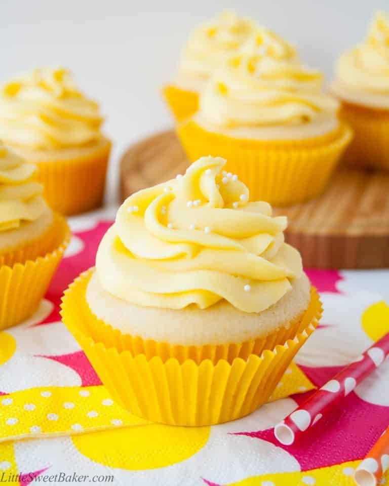 Tropical Mango Vanilla Cupcakes -   15 cup cake Flavors ideas