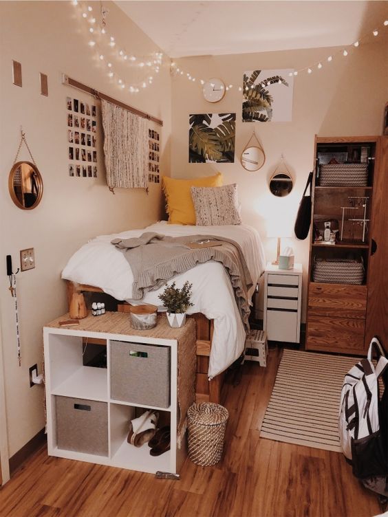 49 DIY Cozy Small Bedroom Decorating Ideas on budget -   15 room decor White diy ideas