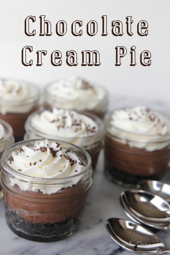 Chocolate Cream Pie in Mason Jars -   16 cake Mini mason jars ideas