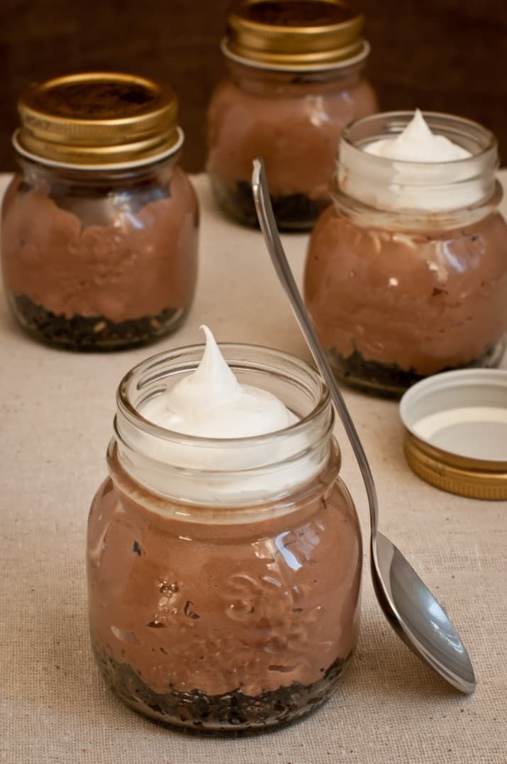 22 Desserts In Jars For Summer Picnics -   16 cake Mini mason jars ideas