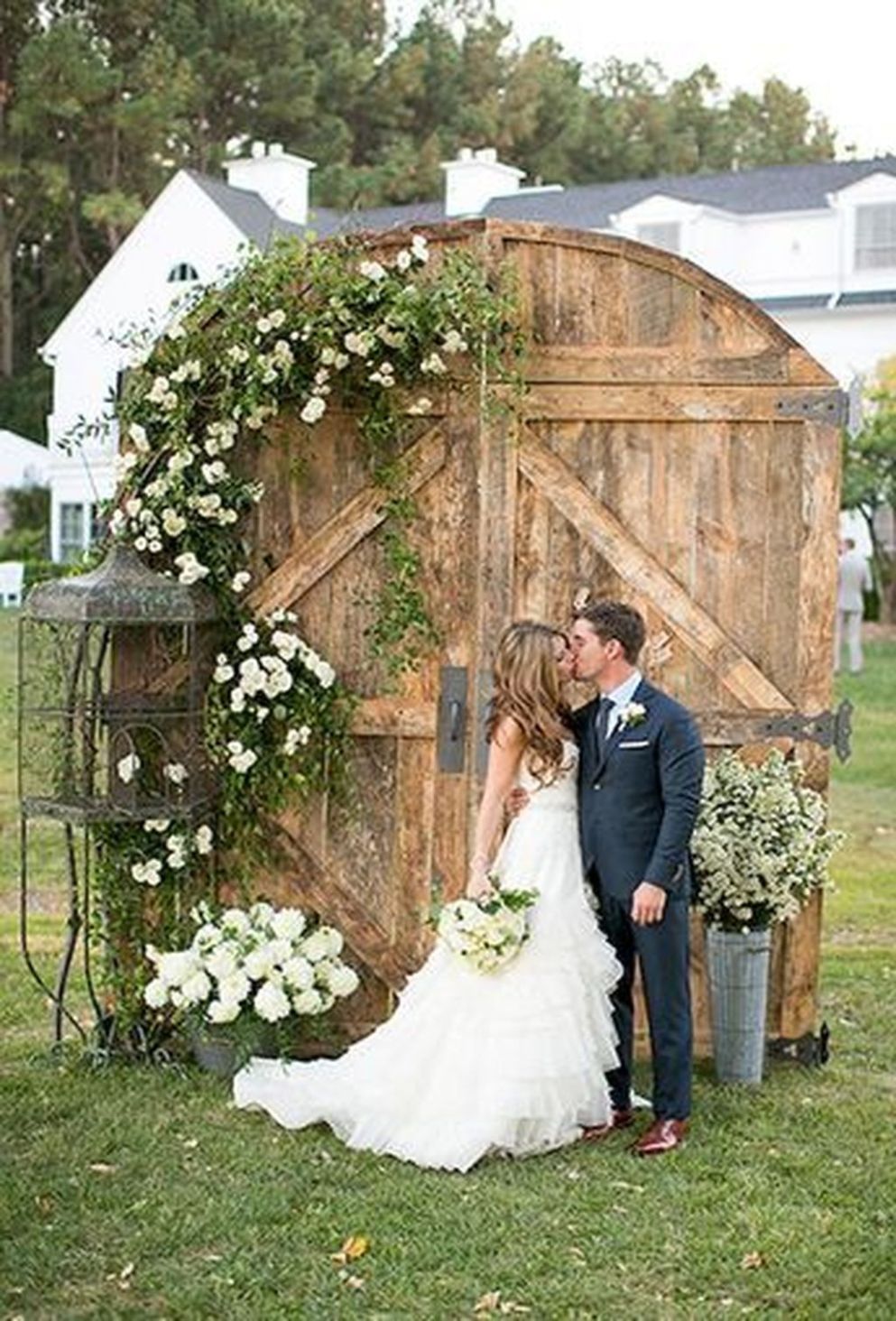 46 Cozy Backyard Wedding Decor Ideas For Summer -   17 wedding Backyard backdrop ideas
