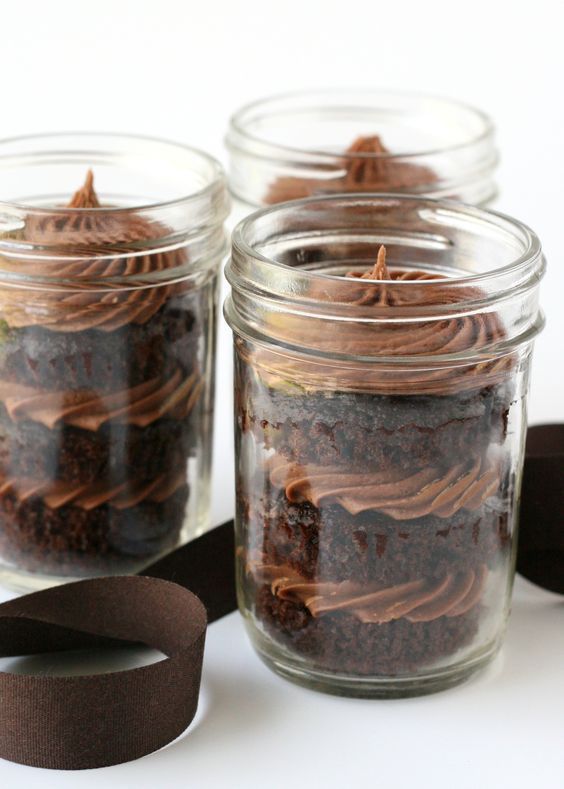 15 Easy Cake in a Jar Recipes - DIY Mason Jar Cupcakes -   20 cake Cute in a jar ideas