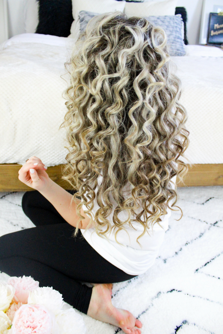 Natural Looking Voluminous Tight Curls Tutorial -   10 makeup Homecoming curls ideas