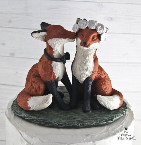 Realistic Fox Wedding Cake Topper - Kissing Cheek -   11 cake Aesthetic couple ideas
