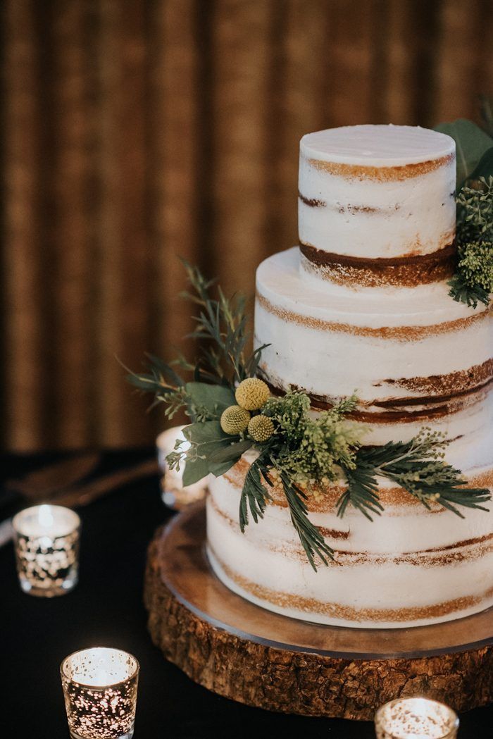 This Couple Leaned Into Their Darker Aesthetics for Their Alderbrook Spa & Resort Wedding -   11 cake Aesthetic couple ideas