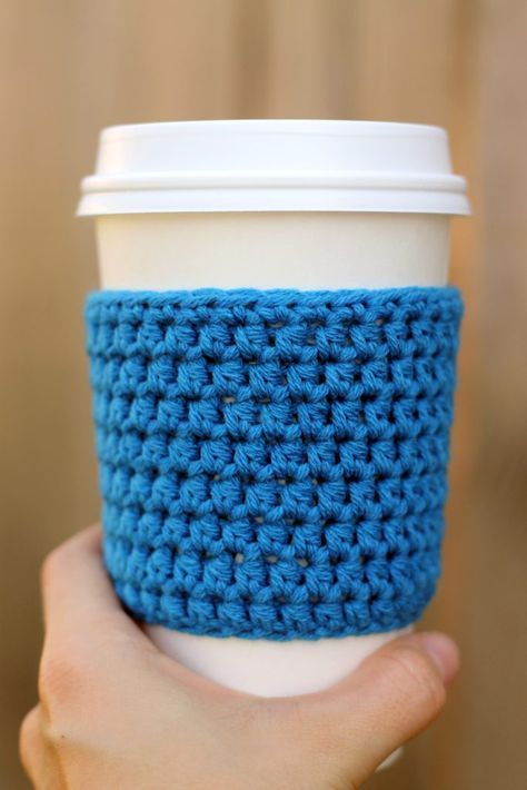 Easy Crocheted Coffee Sleeve ::Pattern:: -   12 knitting and crochet Projects coffee cozy ideas