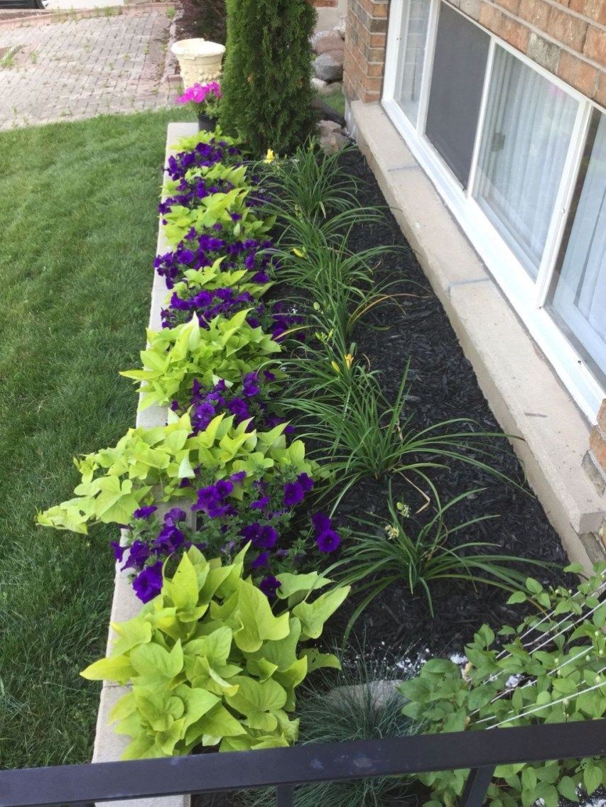 40 Amazing Flower Beds Ideas For Your Beautiful Front House -   13 plants Beautiful front yards ideas