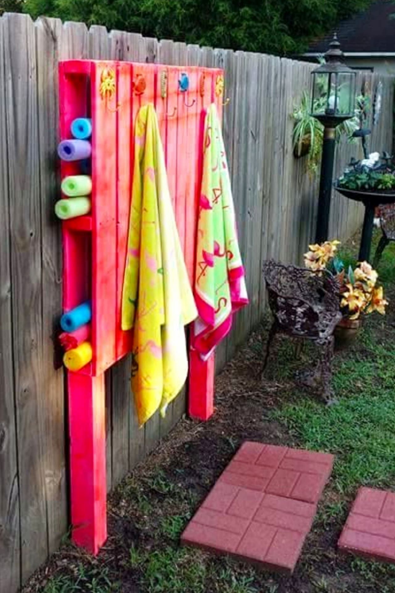 Pallet Projects - 19+ Clever, Crafty and Easy DIY Pallet Ideas -   19 diy projects Creative cool ideas