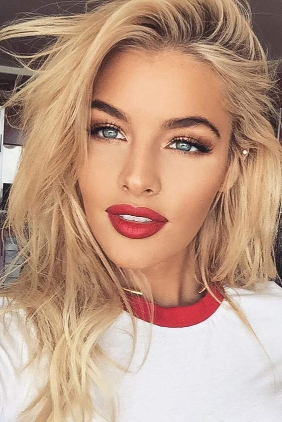 10 Romantic Valentine's Day Makeup with Red Lips in 2019 : Have A look! -   7 makeup Bronze blue eyes ideas