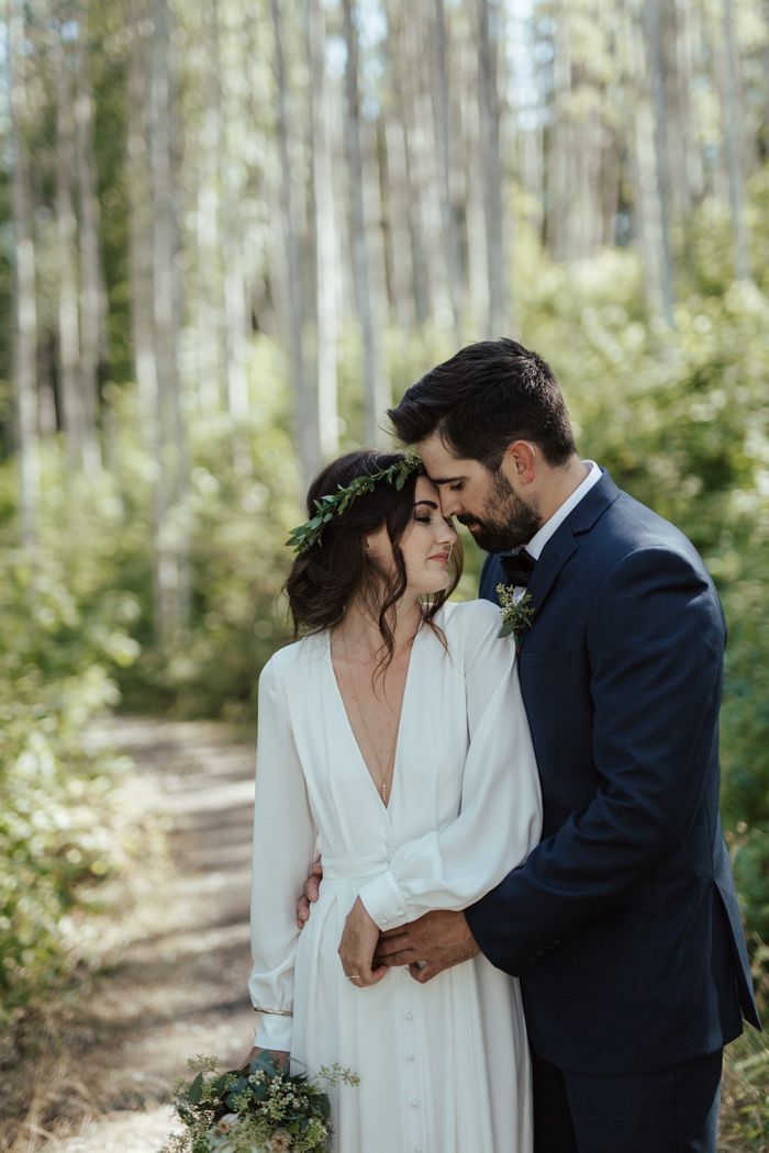 This Chic Frontier Farwest Fishing Lodge Wedding is Anything But Rustic -   9 wedding Forest honeymoons ideas