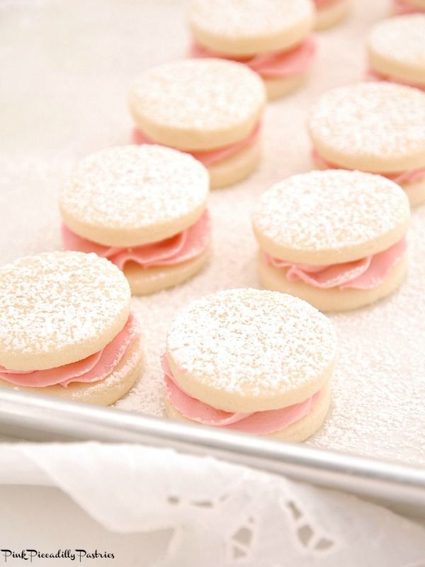 Melting Moments Sandwiches with Fresh Raspberry Buttercream -   10 desserts Cookies melting moments ideas