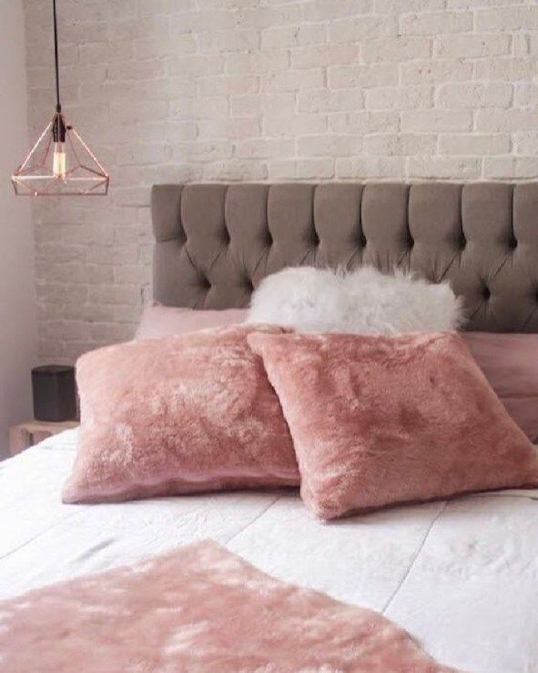 60+ Best Amazing Rose Gold Decor Ideas to Bring Luxury to Your Home -   11 room decor Chic gold ideas