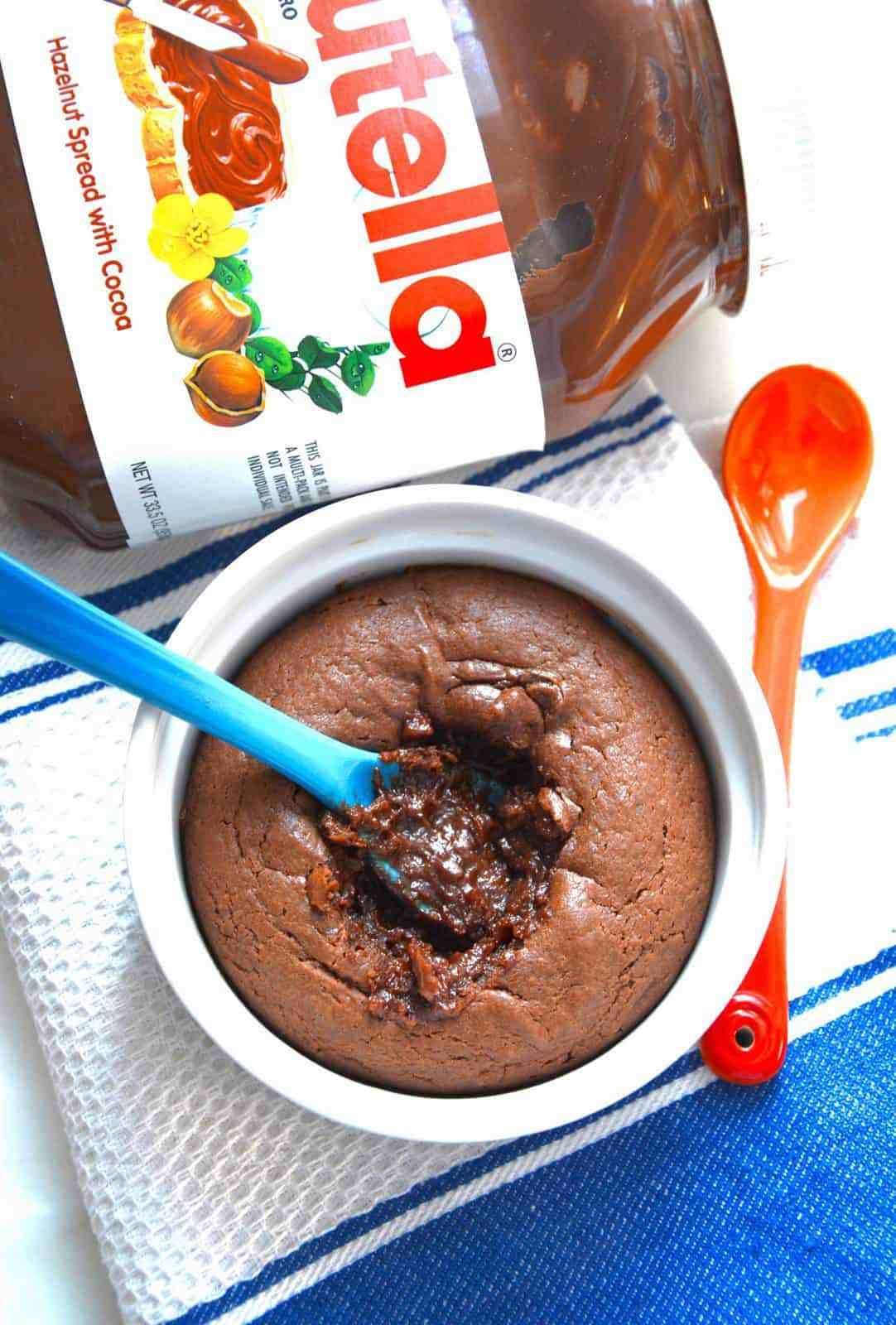 4 ingredients single nutella lava cake -   16 cake Mug nutella ideas