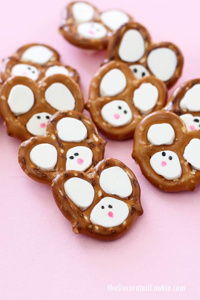 Easy Easter bunny pretzels with video tutorial and how-tos -   18 holiday Easter tutorials ideas