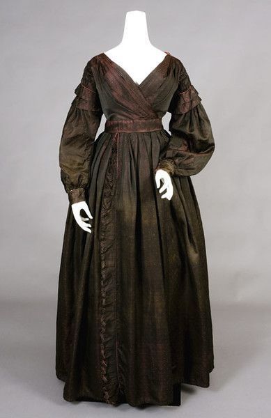 Brown Floral Printed Cotton Dress, 1825-1835 - Lot 217 $920 -   10 dress Silk 19th century ideas