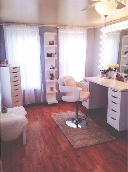 33+ Trendy Makeup Vanity Ideas Desks -   10 makeup Glam room ideas