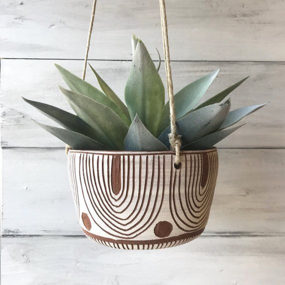 T E R R A C O T T A: Ceramic hanging planter -   10 pottery plants Potted ideas