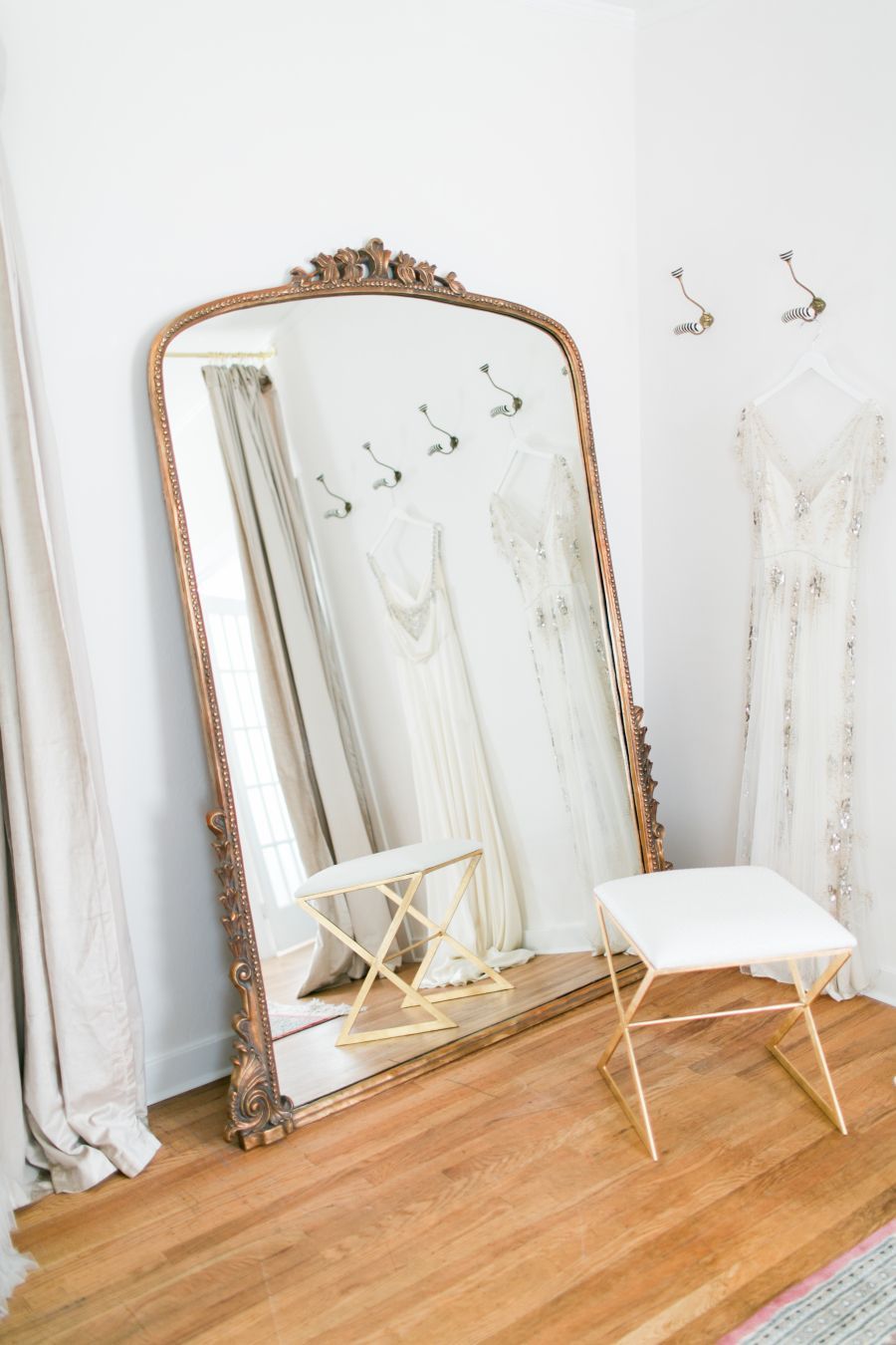 A Dress Shop So Pretty We Want to Move In -   11 vintage dress Room ideas