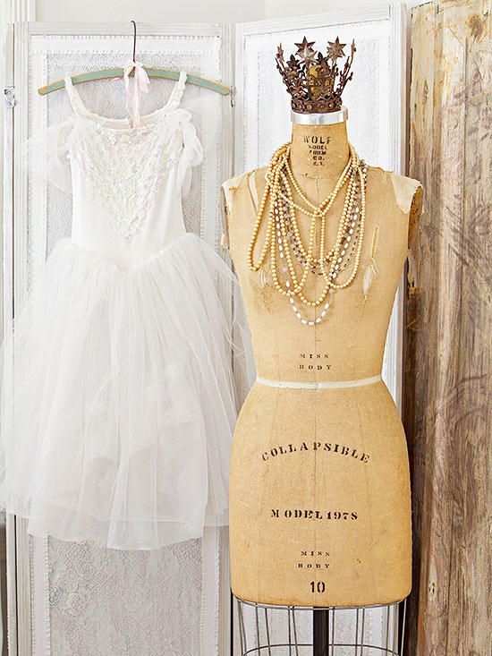 Flea Market Chic Home Accents -   11 vintage dress Room ideas