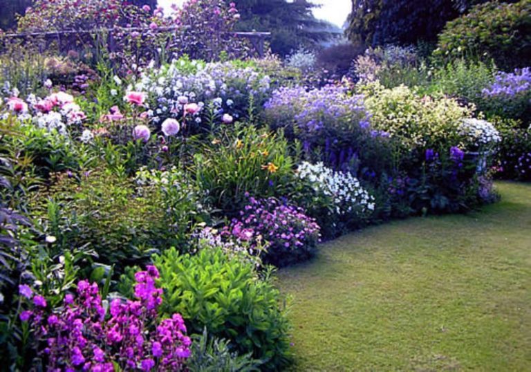 12 garden design English flower ideas