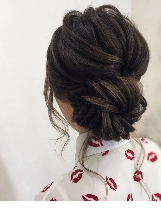 Shirt with red lips and a nice hairstyle -   14 hairstyles Party lips ideas