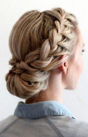 31+ Trendy Wedding Hairstyles Updo Messy Plaits -   14 hairstyles Updo graduation ideas
