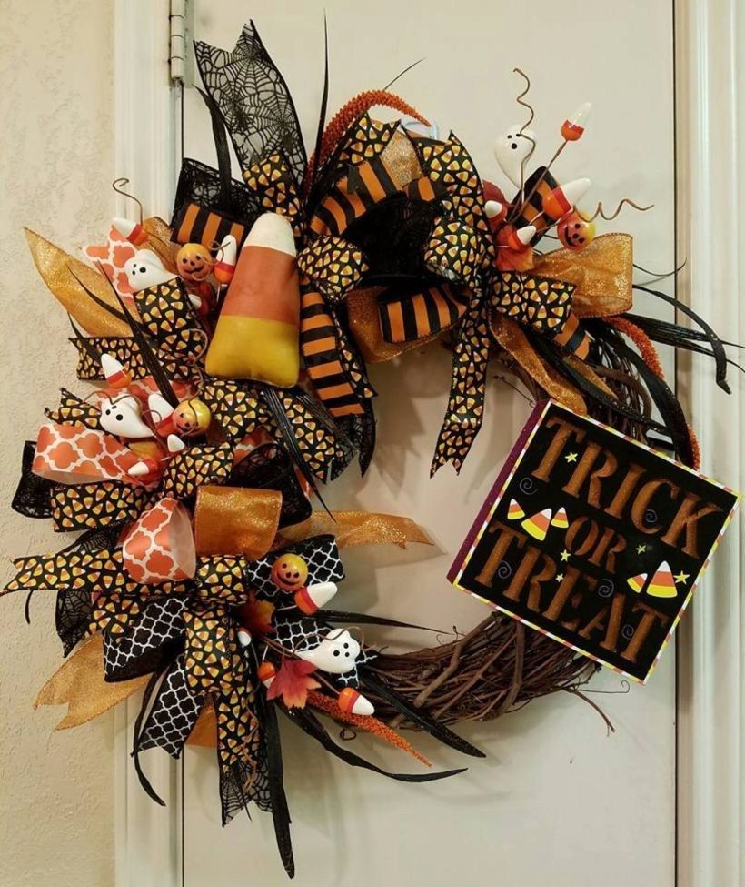 52 Creative DIY Halloween Wreaths Design Ideas -   14 holiday Wreaths design ideas