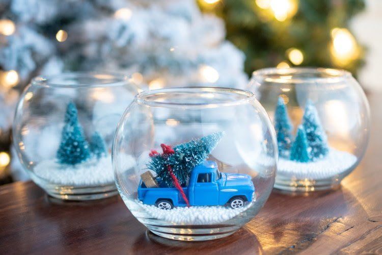 15 Dollar Store Christmas DIY Projects Anyone Can Do -   17 diy projects Paint dollar stores ideas