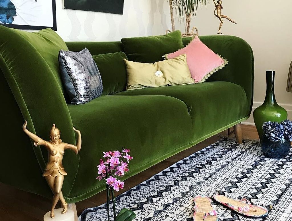 47 Magnificient Lush Green Velvet Sofas Ideas In Cozy Living Room -   18 room decor Easy awesome ideas