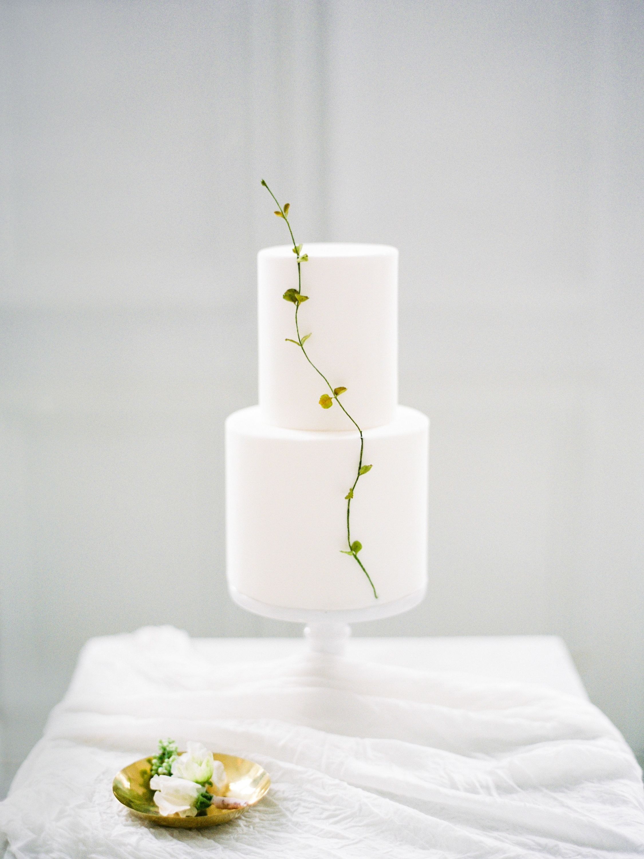 Scandinavian Wedding Inspiration by 2 Brides Photography -   10 minimal cake Simple ideas