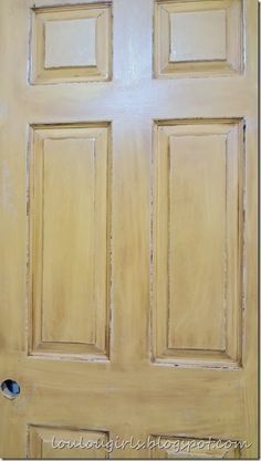 How to Distress a Door- Shabby Chic -   12 diy projects Rustic shabby chic ideas