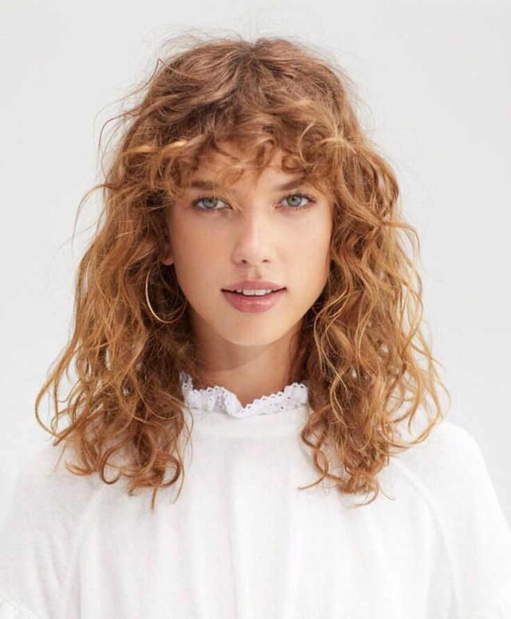 21 Curly Bangs Hairstyle Ideas Seen on Celebs Who Refuse to 