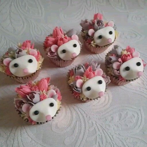 Little Peach Cakery's Flower Hedgehog Cupcakes. Russian piping tips -   16 desserts Fancy cake ideas