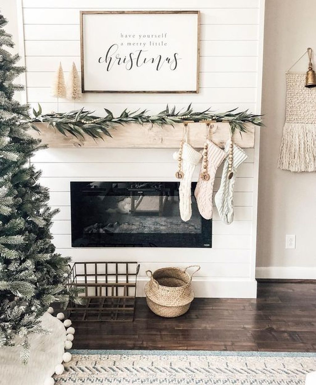 38 Spectacular Fireplace Decor Ideas For Nuances Romantic -   17 room decor Christmas craft ideas