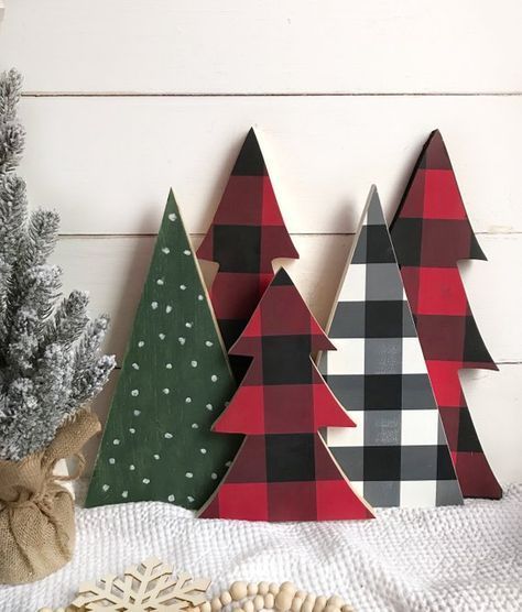 Buffalo Check Christmas tree | Buffalo check Christmas decor | Farmhouse Christmas decor | Buffalo Check | Christmas tree | mantel decor -   19 fabric crafts Christmas decor ideas