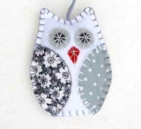 Grey and white felt owl ornaments -   19 fabric crafts Christmas decor ideas