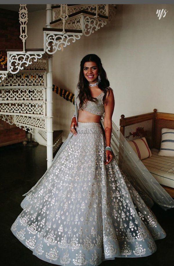 30+ Glimmering Gota Patti Lehenga Ideas to Add Bling to Your Bridal Look | ShaadiSaga -   13 dress Indian bling ideas