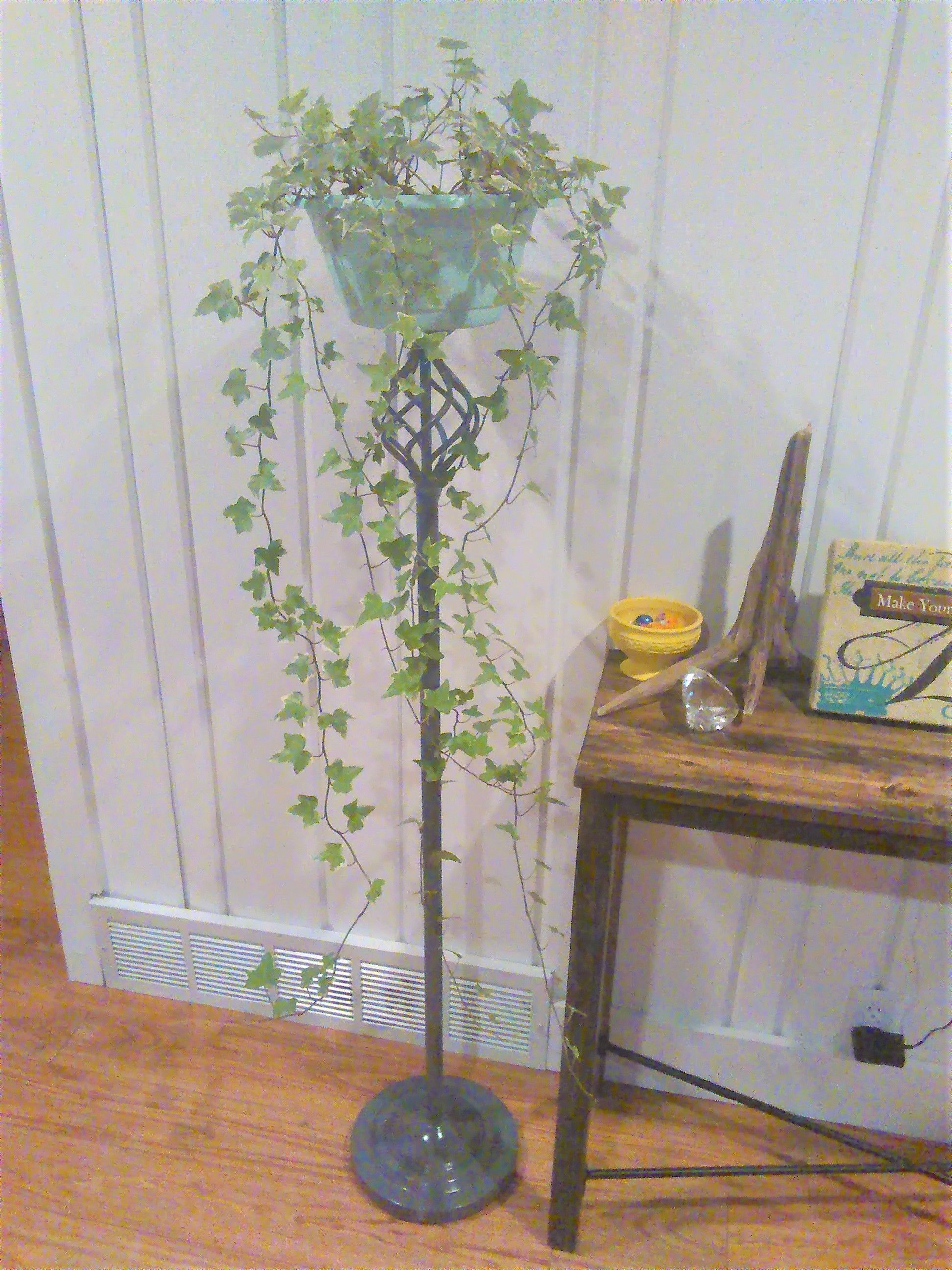 Repurposed floor lamp into a plant stand -   13 plants Stand repurposed ideas