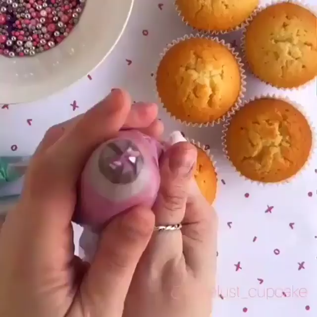 Easily Applied Cake Decoration Techniques -   14 desserts Fancy cupcake ideas