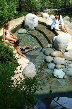 Belebende Gartengestaltung mit einem kleinen Tauchbecken zum Entspannen -   14 garden design Small plunge pool ideas