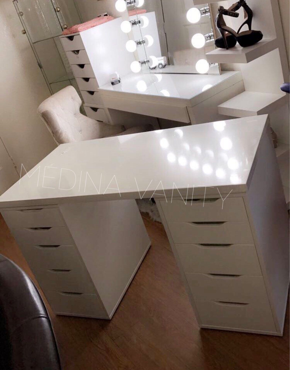 14 makeup Table salon ideas