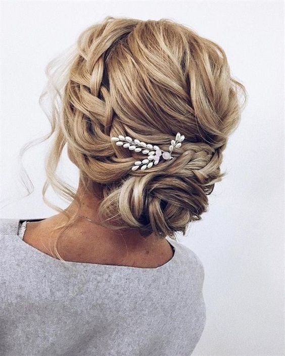 70 Pretty Updos For Short Hair - 2019 -   15 hairstyles Prom how to ideas