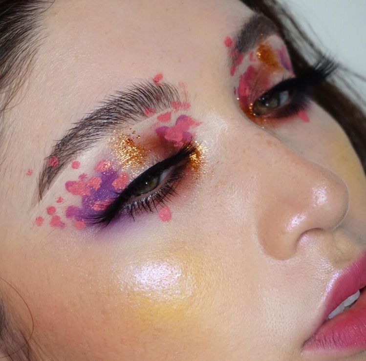 21 Abstract Makeup Looks That Are Totally Selfie-Worthy | I AM & CO® -   15 makeup Art abstract ideas