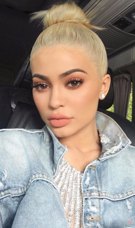 How To Recreate The Kylie Jenner Makeup Look - Society19 -   15 makeup Inspo kylie jenner ideas