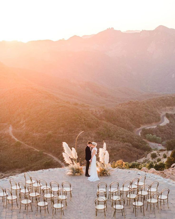 15 Jaw-Dropping Wedding Venues in Malibu -   15 wedding Venues mountains ideas