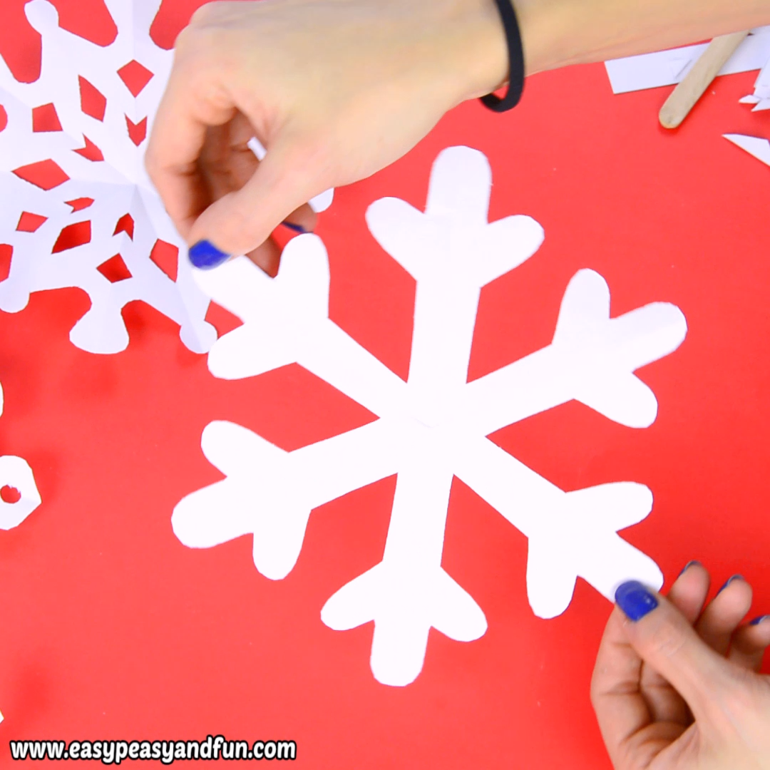 How To Make Paper Snowflakes – pattern templates -   18 holiday DIY snowflake pattern ideas