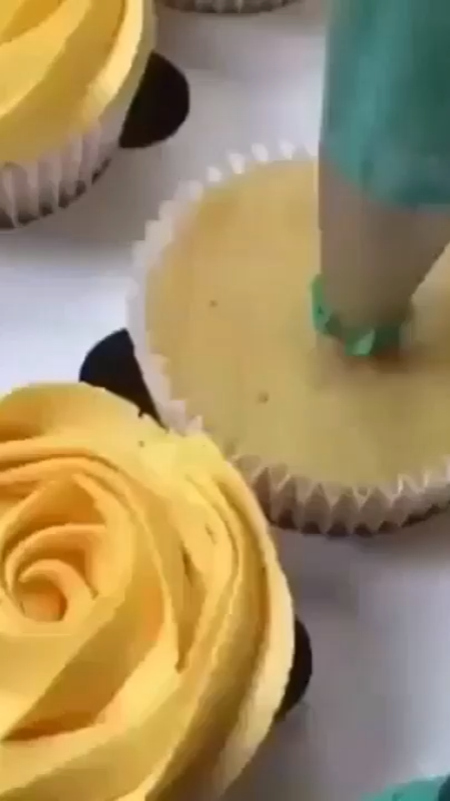 11 cake Decorating gold ideas