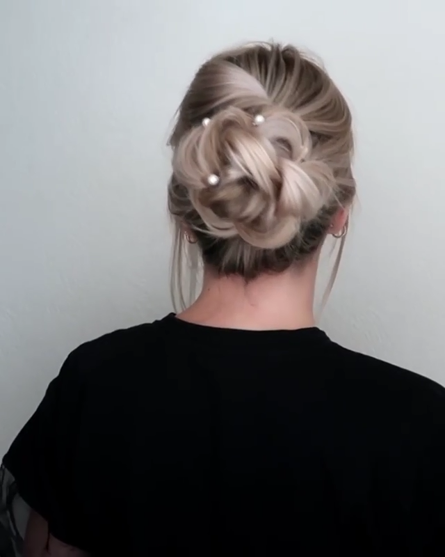 Pretty Party Updo Hairstyle  tutorial @whatlydialikes via Instagram.mp4 -   14 party hairstyles Tutorial ideas