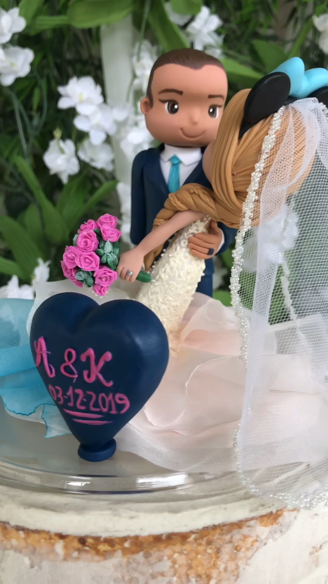 Custom creation bride and groom by Play Craft. -   15 cake Wedding building ideas