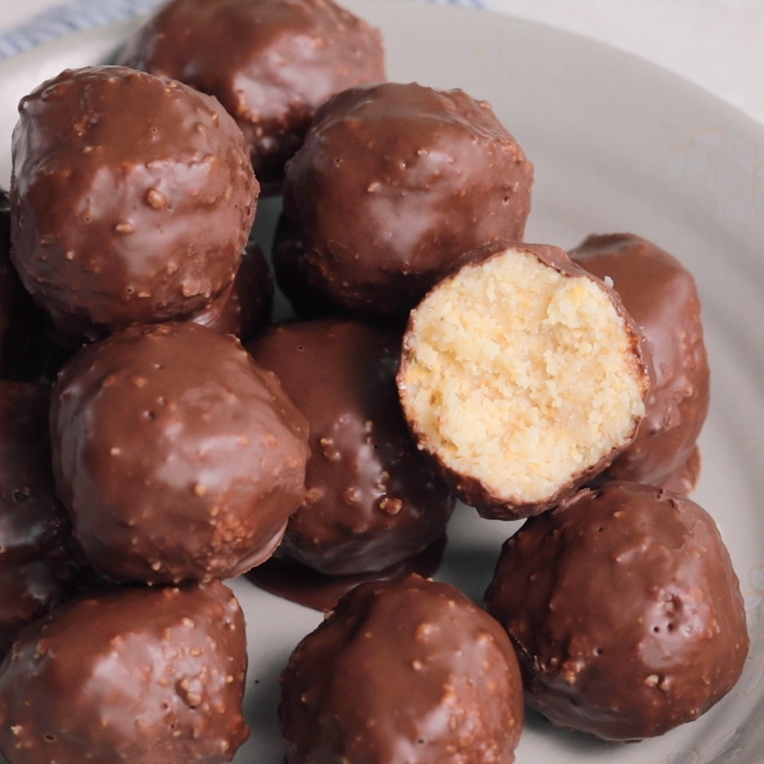 Chocolate Coconut Balls -   15 desserts Easy coconut ideas